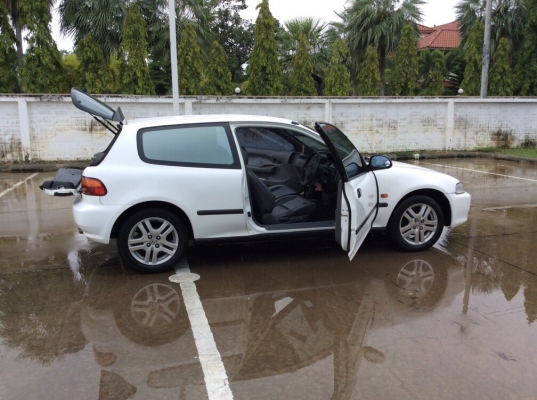 ขาย Civic 3ประตู ปี 95 เครื่องเดิม 1.5 เกียร์ออโต้ เพาเวอร์ กระจกไฟฟ้า เบาะหนัง ภายในสวยเดิม วิทยุCD แอร์เย็นฉ่ำ ตัวถังสีเงาสวยมีริ้วรอยเล็กน้อย เครื่องดี เกียร์ดี รถขับดีเลยครับ ภาษีปี59 เอกสารพร้อม ขายด่วนครับ