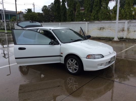 ขาย Civic 3ประตู ปี 95 เครื่องเดิม 1.5 เกียร์ออโต้ เพาเวอร์ กระจกไฟฟ้า เบาะหนัง ภายในสวยเดิม วิทยุCD แอร์เย็นฉ่ำ ตัวถังสีเงาสวยมีริ้วรอยเล็กน้อย เครื่องดี เกียร์ดี รถขับดีเลยครับ ภาษีปี59 เอกสารพร้อม ขายด่วนครับ