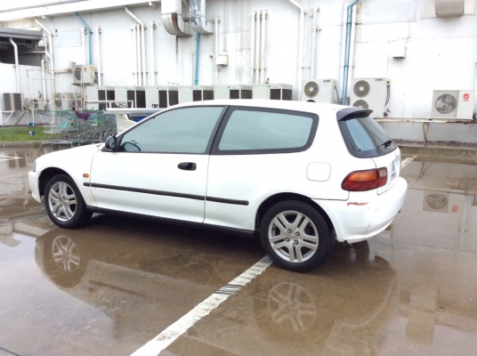 ขาย Civic 3ประตู ปี 95 เครื่องเดิม 1.5 เกียร์ออโต้ เพาเวอร์ กระจกไฟฟ้า เบาะหนัง ภายในสวยเดิม วิทยุCD แอร์เย็นฉ่ำ ตัวถังสีเงาสวยมีริ้วรอยเล็กน้อย เครื่องดี เกียร์ดี รถขับดีเลยครับ ภาษีปี59 เอกสารพร้อม ขายด่วนครับ
