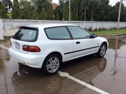ขาย Civic 3ประตู ปี 95 เครื่องเดิม 1.5 เกียร์ออโต้ เพาเวอร์ กระจกไฟฟ้า เบาะหนัง ภายในสวยเดิม วิทยุCD แอร์เย็นฉ่ำ ตัวถังสีเงาสวยมีริ้วรอยเล็กน้อย เครื่องดี เกียร์ดี รถขับดีเลยครับ ภาษีปี59 เอกสารพร้อม ขายด่วนครับ