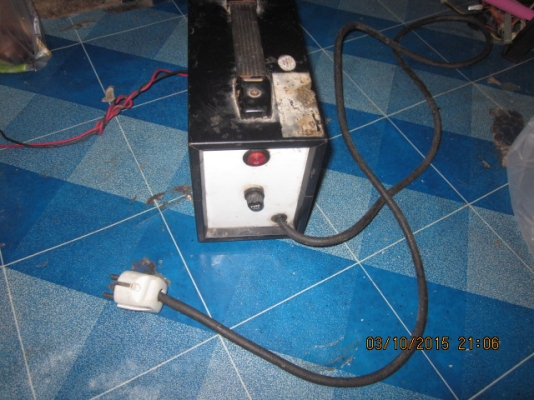 ที่ชาร์ตแบ็ตฯ ปรับค่าโวลท์ได้ มีตัวเลขบอกสถานะ ที่ชาร์ตแบ็ตฯ ปรับค่าโวลท์ได้ มีตัวเลขบอกสถานะ