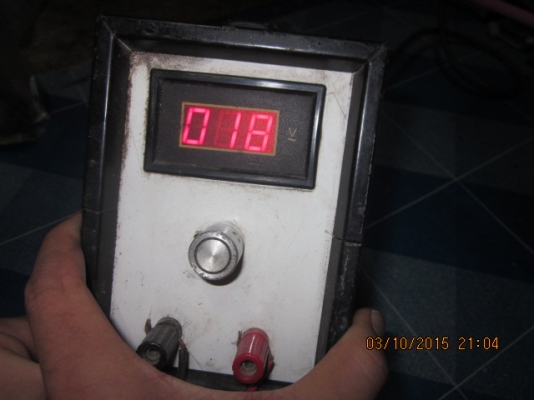 ที่ชาร์ตแบ็ตฯ ปรับค่าโวลท์ได้ มีตัวเลขบอกสถานะ ที่ชาร์ตแบ็ตฯ ปรับค่าโวลท์ได้ มีตัวเลขบอกสถานะ