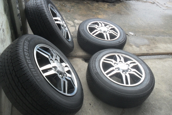 ล้อแม็ก 16นิ้ว 6รู อีซูสุ พร้อมยาง สวยๆ 4 ล้อ ราคา 7400 บาท ล้อแม็ก 16นิ้ว 6รู อีซูสุ พร้อมยาง สวยๆ 4 ล้อ ราคา 7400 บาท