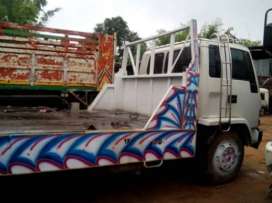 ขายเทรลเลอร์2เพลา ร็อกกี้175แรง เครื่องดีแคชซีสวย มีบันไดไฮดรอลิกขึ้นรถเกี่ยว สภาพพร้อมใช้งาน เอกสารพร้อมโอน สนใจโทร 090-8588220คุณนะ 093-3258446คุณบิว หรือเข้าดูสินค้าอื่นๆได้ที่ www.truck.in.th/498 หรือเพจFacebook ณรงค์ ซื้อขายรถมือสอง (เว็บไซต์ส่วนตัว)