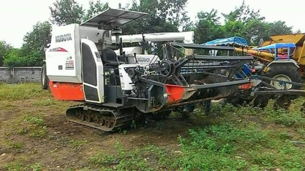 ขายรถเกี่ยวข้าว KUBOTA DC95 สภาพพร้อมใช้งาน สนใจโทร 090-8588220คุณนะ 093-3258446คุณบิว หรือเข้าดูสินค้าอื่นๆได้ที่ www.truck.in.th/498 หรือเพจFacebook ณรงค์ ซื้อขายรถมือสอง (เว็บไซต์ส่วนตัว) หรือFacebook ตลาดรถมือสอง คุณนะ