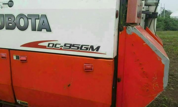 ขายรถเกี่ยวข้าว KUBOTA DC95 สภาพพร้อมใช้งาน สนใจโทร 090-8588220คุณนะ 093-3258446คุณบิว หรือเข้าดูสินค้าอื่นๆได้ที่ www.truck.in.th/498 หรือเพจFacebook ณรงค์ ซื้อขายรถมือสอง (เว็บไซต์ส่วนตัว) หรือFacebook ตลาดรถมือสอง คุณนะ