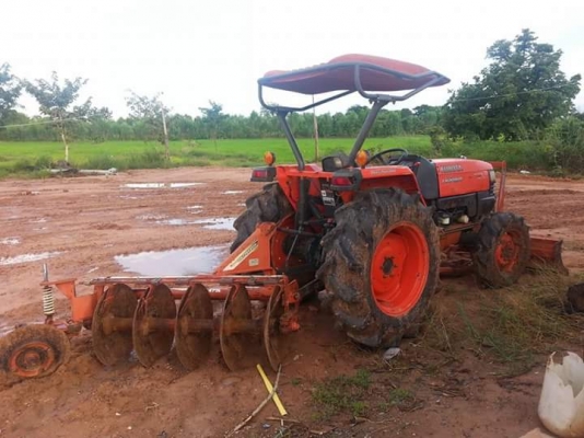 ขายรถไถ KUBOTA L4508DI ใช้งานน้อย สภาพพร้อมใช้งาน เอกสารเล่มทะเบียนพร้อมโอน สนใจโทร 090-8588220คุณนะ 093-3258446คุณบิว หรือเข้าดูสินค้าอื่นๆได้ที่ www.truck.in.th/498 หรือเพจFacebook ณรงค์ ซื้อขายรถมือสอง (เว็บไซต์ส่วนตัว) หรือFacebook ตลาดรถมือสอง คุณนะ