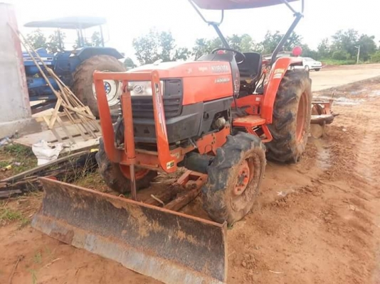 ขายรถไถ KUBOTA L4508DI ใช้งานน้อย สภาพพร้อมใช้งาน เอกสารเล่มทะเบียนพร้อมโอน สนใจโทร 090-8588220คุณนะ 093-3258446คุณบิว หรือเข้าดูสินค้าอื่นๆได้ที่ www.truck.in.th/498 หรือเพจFacebook ณรงค์ ซื้อขายรถมือสอง (เว็บไซต์ส่วนตัว) หรือFacebook ตลาดรถมือสอง คุณนะ