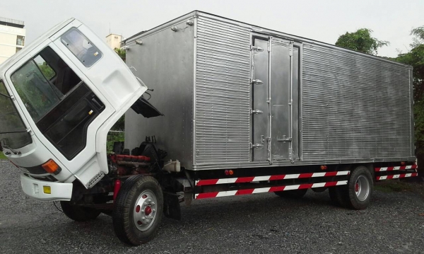 ขายรถตู้แห้ง ขายรถตู้แห้ง