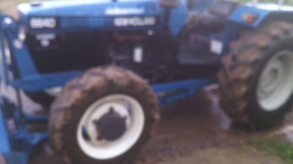 ขายรถไถFORDรุ่น6640คานหน้าคาลาโล่    สวยจัดมีใบอินวอยพร้อมจดทะเบียน