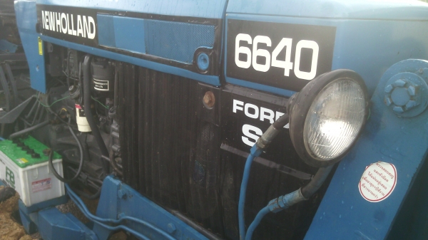 ขายรถไถFORDรุ่น6640คานหน้าคาลาโล่    สวยจัดมีใบอินวอยพร้อมจดทะเบียน