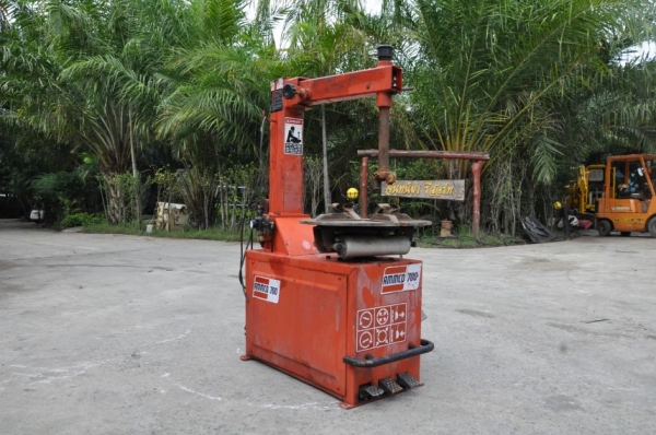 ขายเครื่องถอดยาง สภาพเดิมๆจากญี่ปุ่น 16,500 เท่านั้น ขายเครื่องถอดยาง สภาพเดิมๆจากญี่ปุ่น 16,500 เท่านั้น