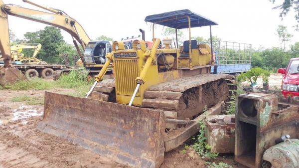 ขายแทรคเตอร์ KOMATSU D50 P ตีนเป็ด เอกสารสัญญาซื้อขาย สภาพพร้อมใช้งาน