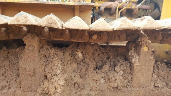 ขายแทรคเตอร์ KOMATSU D50 P ตีนเป็ด เอกสารสัญญาซื้อขาย สภาพพร้อมใช้งาน