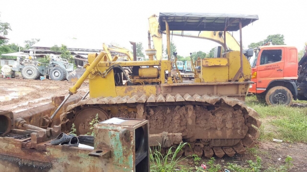 ขายแทรคเตอร์ KOMATSU D50 P ตีนเป็ด เอกสารสัญญาซื้อขาย สภาพพร้อมใช้งาน