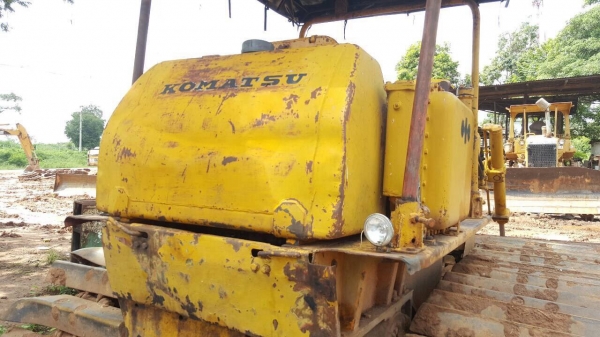 ขายแทรคเตอร์ KOMATSU D50 P ตีนเป็ด เอกสารสัญญาซื้อขาย สภาพพร้อมใช้งาน