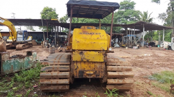ขายแทรคเตอร์ KOMATSU D50 P ตีนเป็ด เอกสารสัญญาซื้อขาย สภาพพร้อมใช้งาน