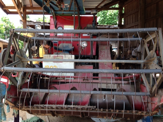 ขายรถเกี่ยวช้างเหล็ก ดีแม็ค แทรคใหม่ ช่วงล่างเป็นของ DC60 คูโบต้าแล้ว