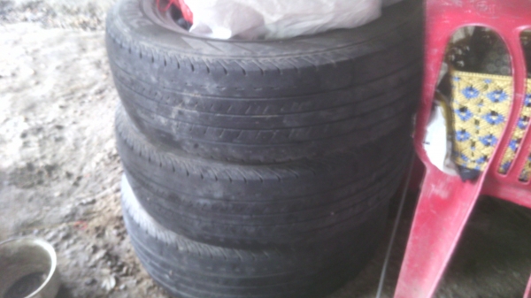 ขายยางดีปี2013   บริสโตน   ขอบ16ใส่ได้เลยขายถูกๆ0816129298