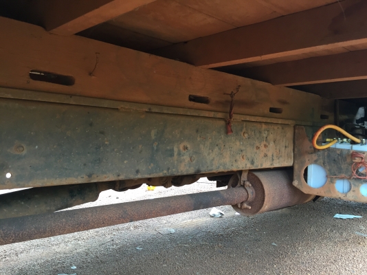 KM779ติดเครน2.5ทะเบียนพร้อมโอนครับ