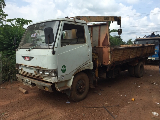 KM779ติดเครน2.5ทะเบียนพร้อมโอนครับ