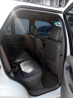 FORD ESCAPE 3.0 SUV XLT V6 AT ปี 2008 สีขาวมุก FORD ESCAPE 3.0 SUV XLT V6 AT ปี 2008 สีขาวมุก