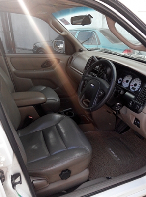 FORD ESCAPE 3.0 SUV XLT V6 AT ปี 2008 สีขาวมุก FORD ESCAPE 3.0 SUV XLT V6 AT ปี 2008 สีขาวมุก