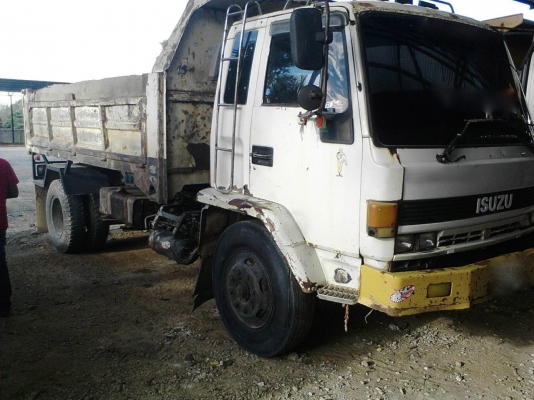 รถอีซูซุ 6 ล้อดั้ม FTR 175 แรงม้า.    สนใจติดต่อ  081 - 6079515