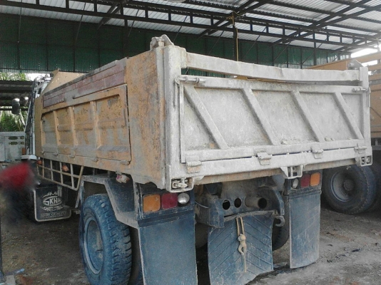 รถอีซูซุ 6 ล้อดั้ม FTR 175 แรงม้า.    สนใจติดต่อ  081 - 6079515