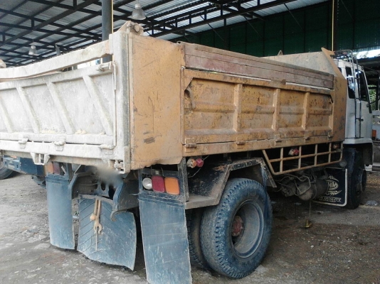 รถอีซูซุ 6 ล้อดั้ม FTR 175 แรงม้า.    สนใจติดต่อ  081 - 6079515