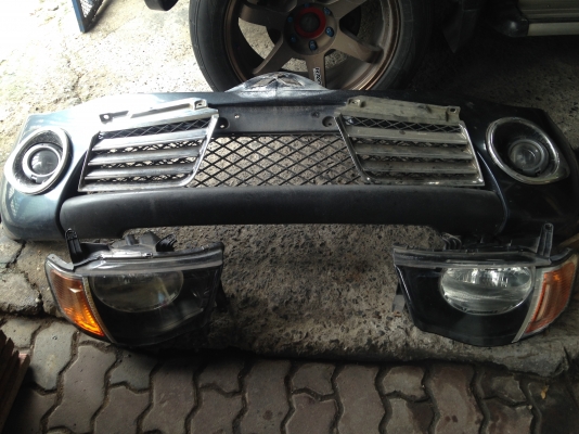 ขาย กันชนหน้า ไฟหน้า ครบๆ ไททั่น สวยๆ ไม่แตกไม่หัก