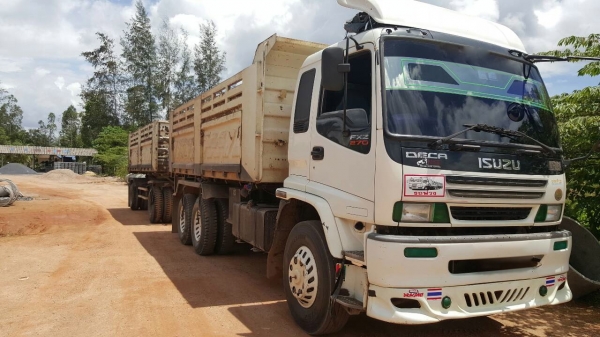 รถอีซุซุ 10 ล้อดั้ม FXZ 270 แรงม้า ปี 50.  ( ขายเฉพาะหัว. )    สนใจติดต่อ  081 - 6079515