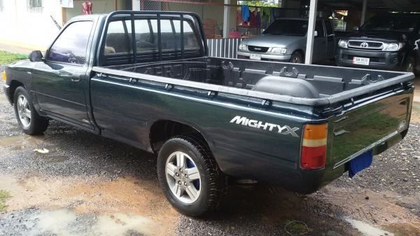 TOYOTA HILUX MIGHTY-X  เดิมบาง มือเดียวป้ายแดง สวยกว่านี้ก็ป้ายแดงแล้ว
