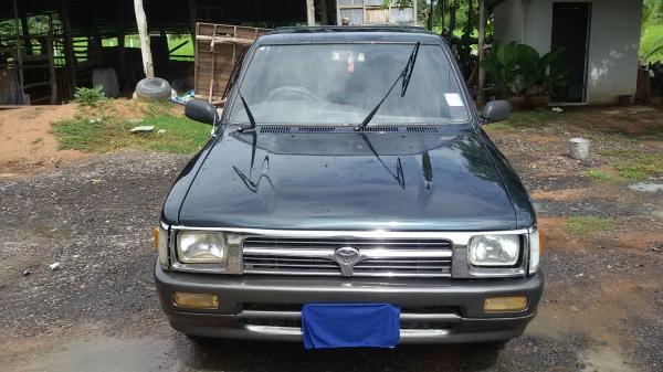 TOYOTA HILUX MIGHTY-X  เดิมบาง มือเดียวป้ายแดง สวยกว่านี้ก็ป้ายแดงแล้ว