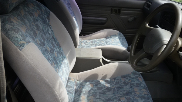 TOYOTA HILUX MIGHTY-X  เดิมบาง มือเดียวป้ายแดง สวยกว่านี้ก็ป้ายแดงแล้ว