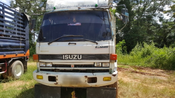 รถอีซูซุ 10 ล้อดั้ม FXZ  240 แรงม้า.  ( หัวขาว. )   สนใจติดต่อ  081 - 6079515