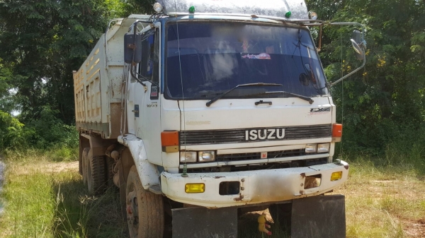 รถอีซูซุ 10 ล้อดั้ม FXZ  240 แรงม้า.  ( หัวขาว. )   สนใจติดต่อ  081 - 6079515