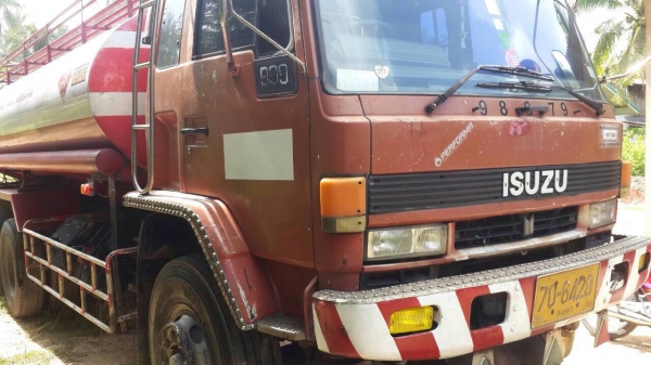 ขายสิบล้อรถนำ้มัน 240 ขายสิบล้อรถนำ้มัน 240