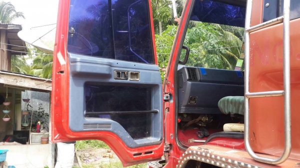 ขายสิบล้อรถนำ้มัน 240 ขายสิบล้อรถนำ้มัน 240