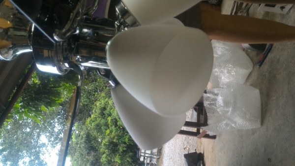 ชุดพัดลมโครมไฟประดับบ้านสวยๆ ใบพัดไม้จำนวนสี่ใบ และโครมไฟส่องสวาง 4 ดวง