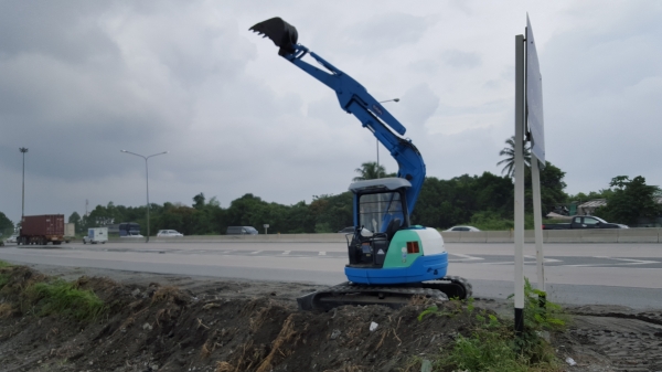 ขายรถขุดkobota502บูมสไลด์ข้างปัมนิ้ว