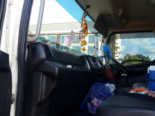 ขาย Mega 500 สวยๆ ถูกๆมาแล้วคับ ปี 56 ตู้ 10 บาน 7.6 m โทร 088-4501277