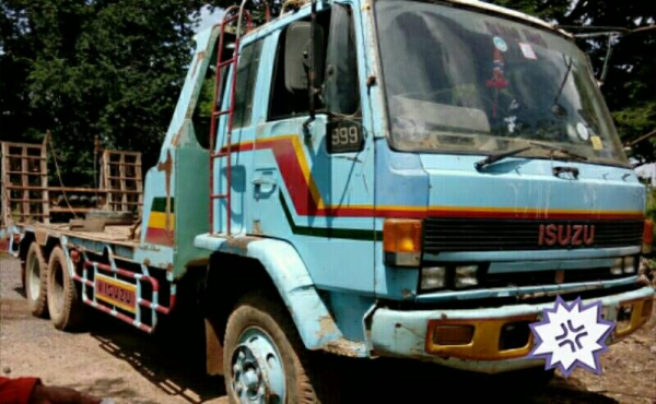 สิบล้อ อีซูชุ FVM 175 สโลส 2เพา เทนเลอร์ขึ้น แม็คโค120+รถเกียว สภาพพร้อมใช้ ท้ายลากแจ้งลงเล่มแล้ว ทะเบียนพร้อมโอน