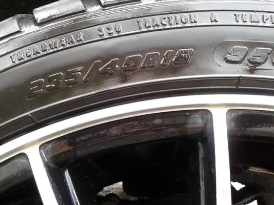 แม็กพร้อมยางมือสอง 5 รู 1 ชุด 4 วง 235/40/18