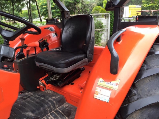 ขายรถไถ Kubota M7040 (4WD) พร้อมดันหน้า ผานพรวน รถพร้อมใช้งานครับ