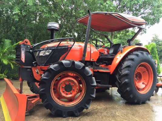 ขายรถไถ Kubota M7040 (4WD) พร้อมดันหน้า ผานพรวน รถพร้อมใช้งานครับ ขายรถไถ Kubota M7040 (4WD) พร้อมดันหน้า ผานพรวน รถพร้อมใช้งานครับ