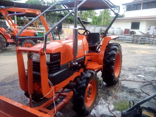 ขาย 150000 บาท พร้อมอุปกรณ์ 2 อย่าง  ต.บ้านยาง อ.ลำปลายมาศ จ.บุรีรัมย์