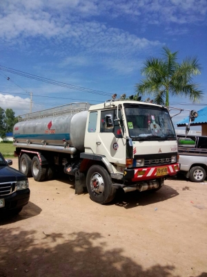 ขายรถบรรทุกน้ำมัน MITSUBISHI FUSO 527