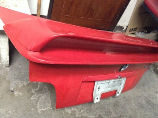 ขายสปอร์ยฝาท้าย2ชั้น E36 คูเป้ทั้งฝา(ของแท้) สวยเท่ห์ หาเล่นยาก วางแก้วไฟเบอร์ สามเหลี่ยมลำโพงไฟเบอร์