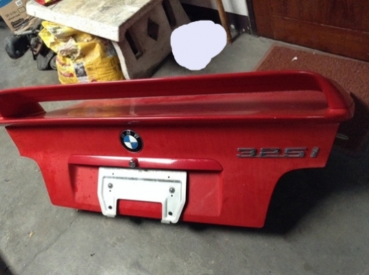 ขายสปอร์ยฝาท้าย2ชั้น E36 คูเป้ทั้งฝา(ของแท้) สวยเท่ห์ หาเล่นยาก วางแก้วไฟเบอร์ สามเหลี่ยมลำโพงไฟเบอร์